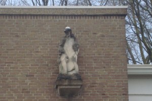Sint Jozef met Kind - gevel gemeenschapshuis Mook