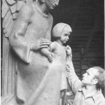 Nijmegen - Christus Koningkerk (Maris werkt aan Engelbewaarder)