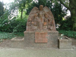Foto: 09-08-2015 Druten - Engelbewaarder (hoofdobject) - DSC04997